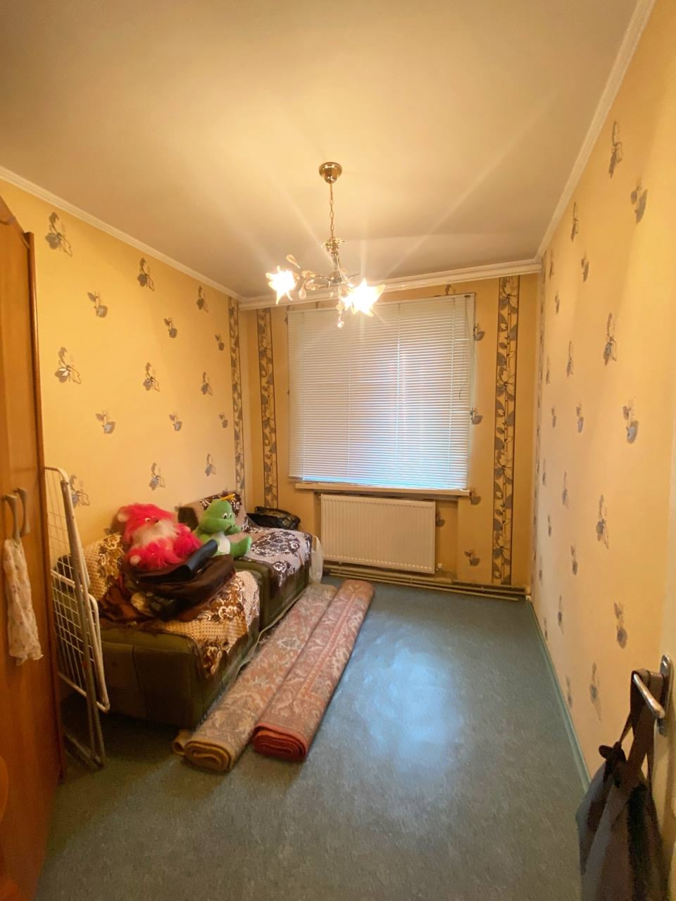 кв. Волкова (школа 42), Продам 4-х комнатную квартиру, 5/5 эт.дома, общая площадь - 61 кв. м., ❗️автономное отопление, 🛠новые трубы и радиаторы, ☀окна м/п, 🚿санузел совмещен, 🗝две входных металлических двери, ❄балкон застеклён. Хороший ремонт. ✅Мебель и техника остается. ✅Два подвала. Всё необходимое в шагово...