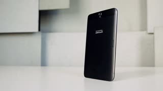 Обзор Alcatel OneTouch Hero 8
